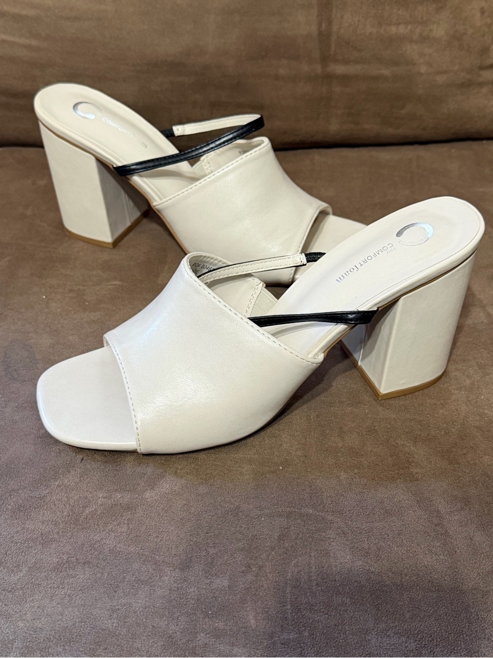 Journee Womens Heiddy Tru Comfort Foam Open Square Toe Block Heel Sandals